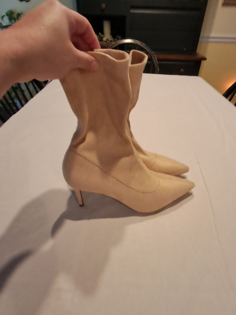 Olivia Ferguson Women's Beige Pointed Toe Mid-Heel Boots Size 8‎